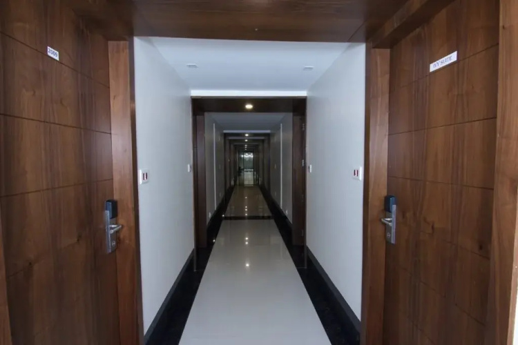 Hotel The Metropole - Phase Ii