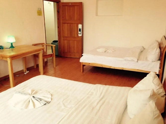 Golden Gobi Guesthouse & Tour