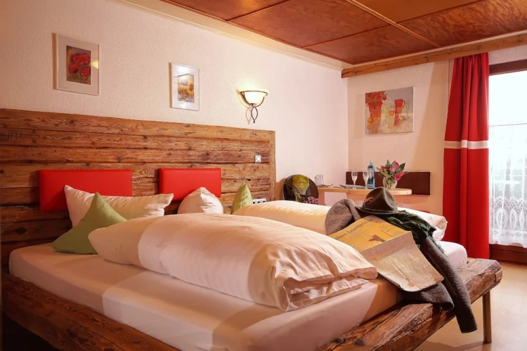 Standard Double room with balcony and with mountain view