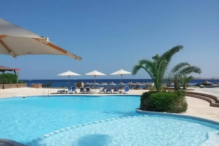 Palm Beach Piazza Beachfront Apartment