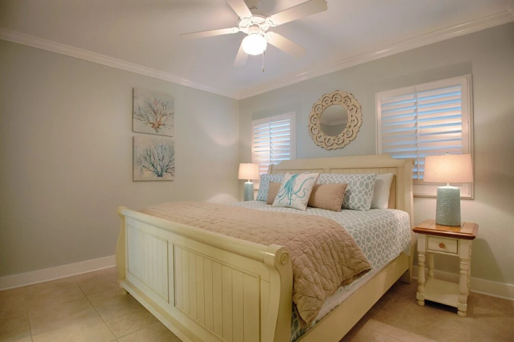 Waterscape B228 - 1 Br condo by RedAwning