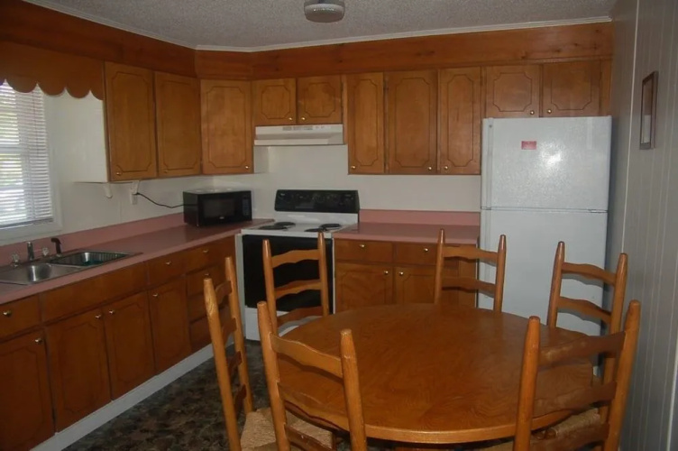 2055-1 Donna Kirk, Down Front - 2 Br Apts