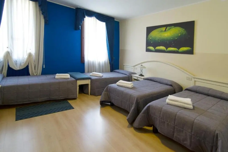 Standard Quadruple room