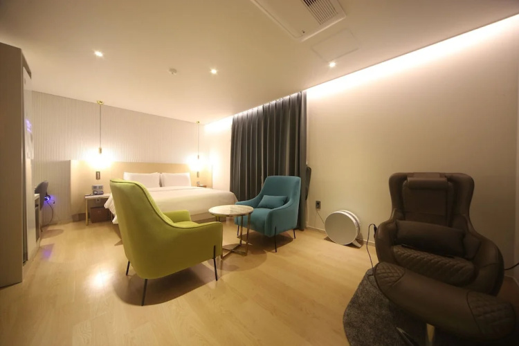 H Avenue Hotel Minam