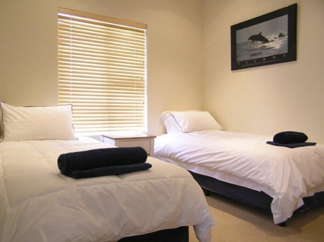 Waves Edge Apartments
