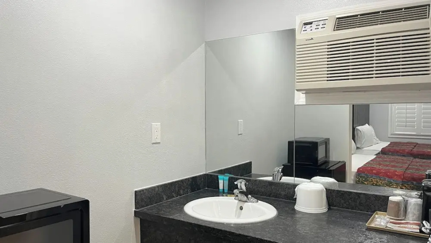 Studio 6 – Oakland, CA – San Francisco Berkeley Area