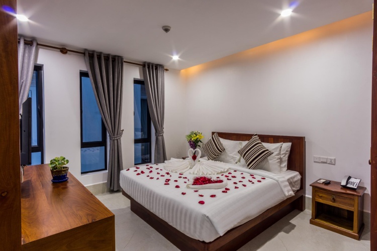 Standard Sextuple Family room