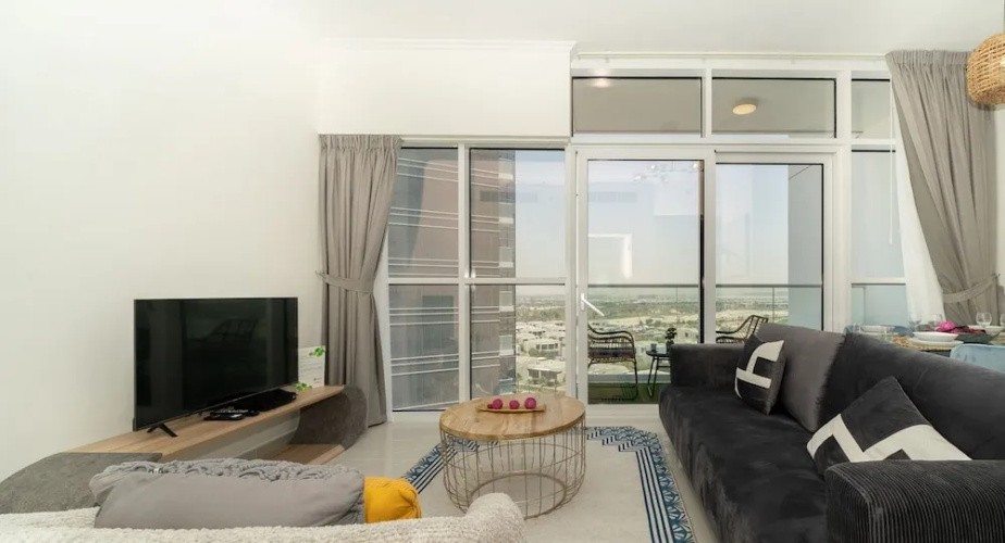 Carson Elegant Living in One Bedroom