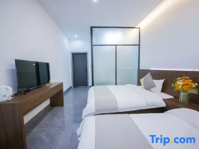Standard Twin room with garden view