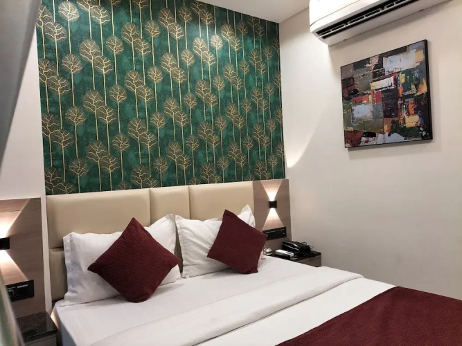 Hotel Paris Plaza