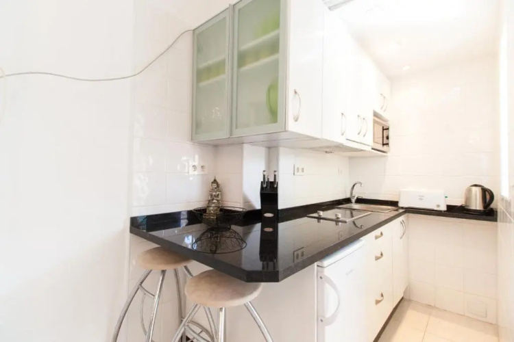 PYR Private Apartment SUNNY pool SIDE