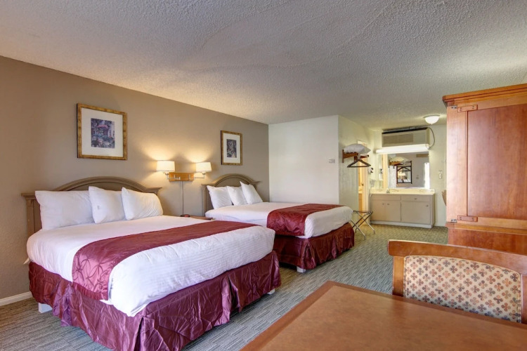 Desert Hot Springs Spa HotelOver view