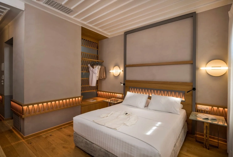 Classic Double room with street view