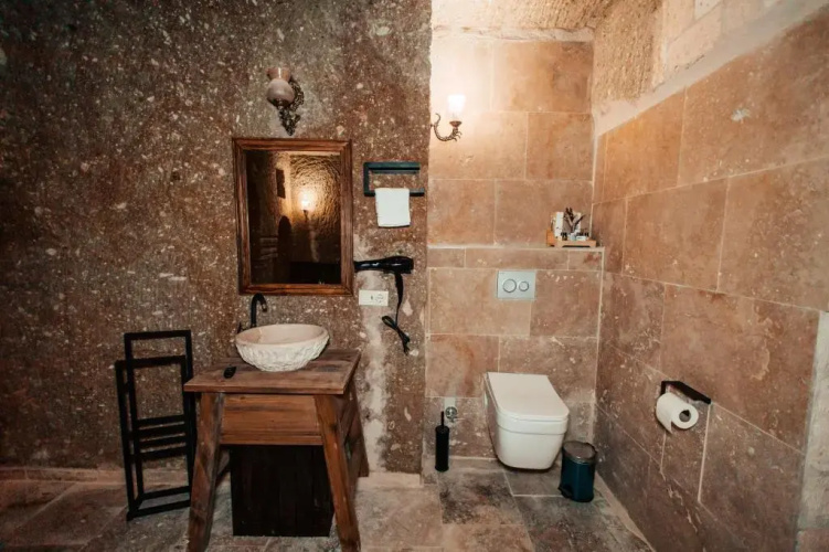 Vanessa Cave House