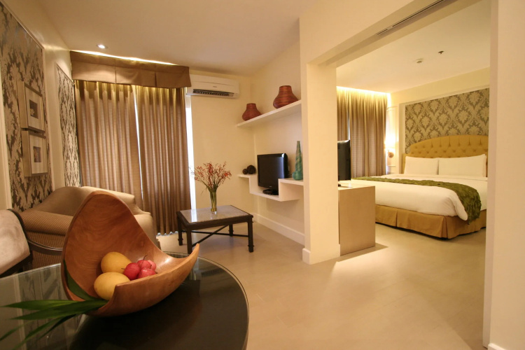 Hotel St Ellis