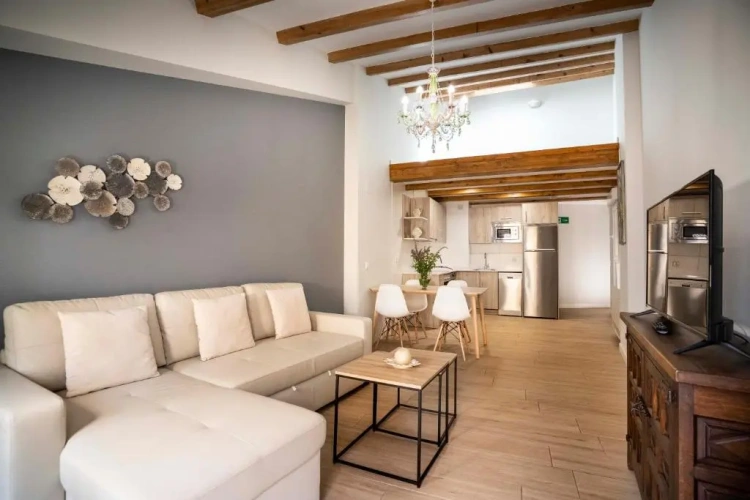 2 Bedrooms Apartment