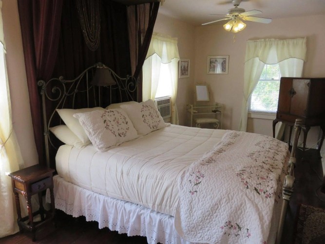 Avenue O Bed & Breakfast