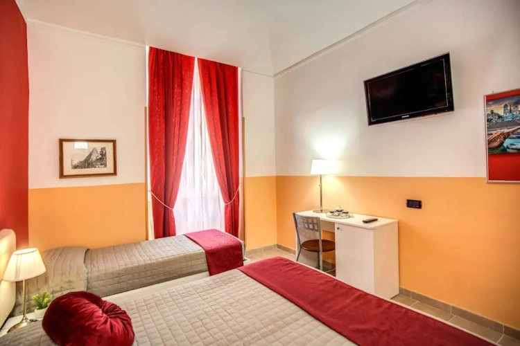 Standard Triple room