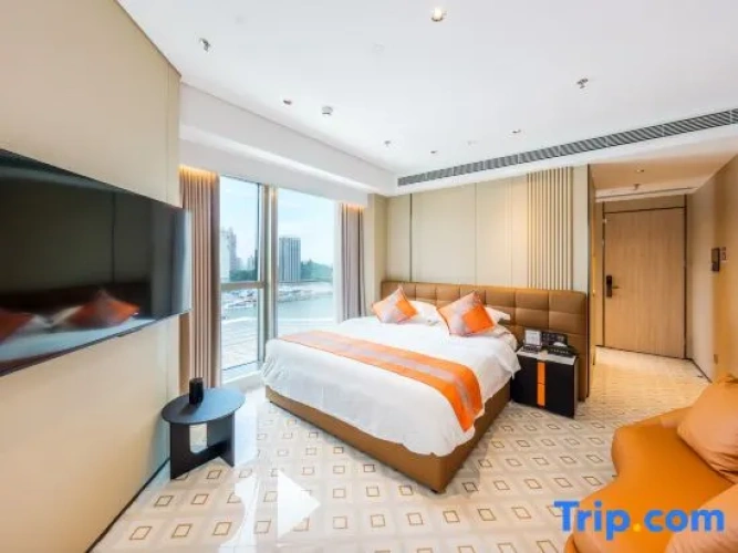 Deluxe Double room with city view