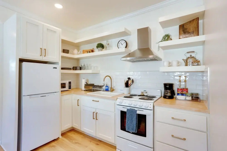 Centrally Located Studio 3 Mi From Downtown!