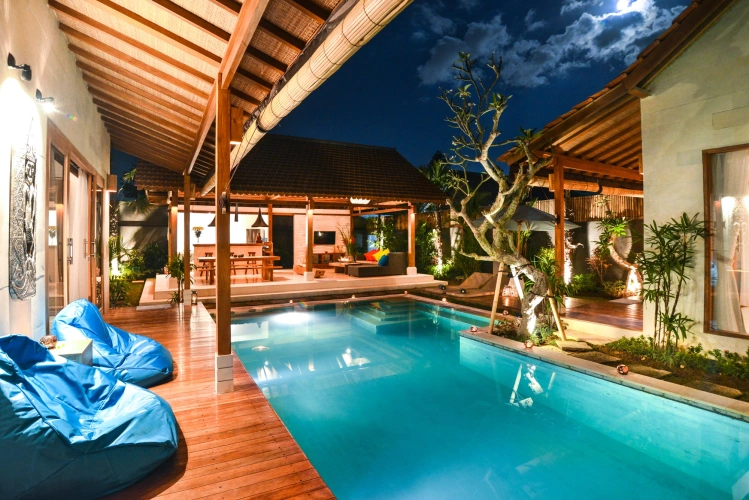 3 Bedrooms Villa
