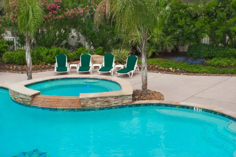 Casa Del Mar Beachfront Suites