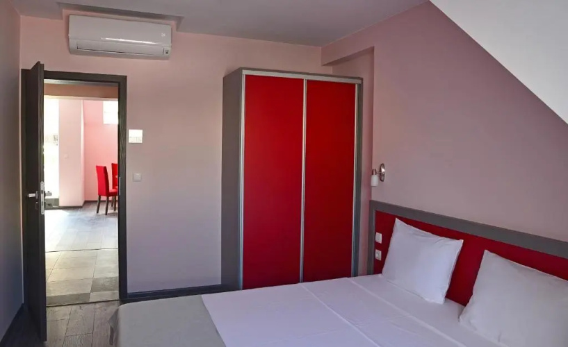 Visito Apart House