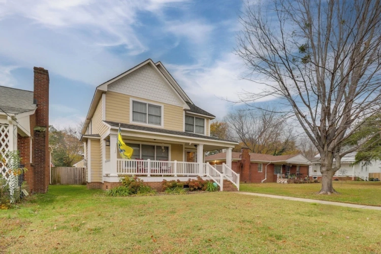 4 Bedrooms Cottage
