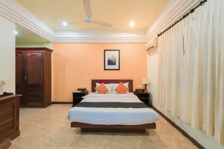 VPlus Hotel