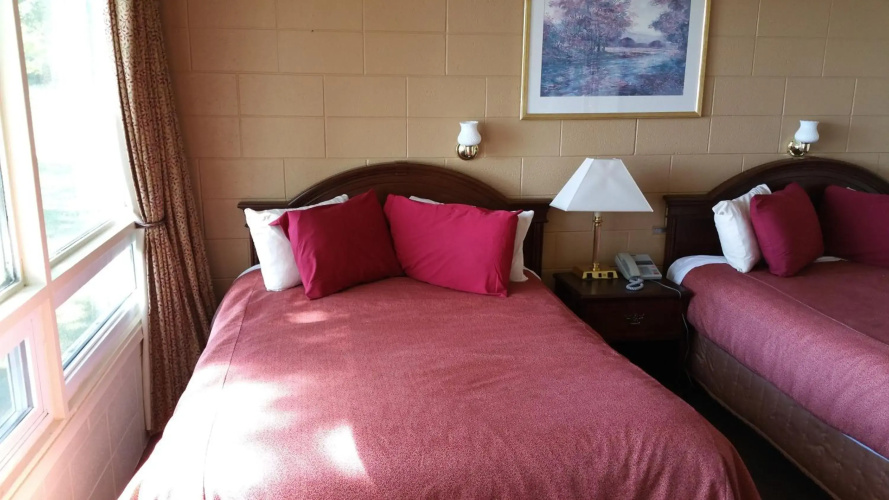 Riverview Motel