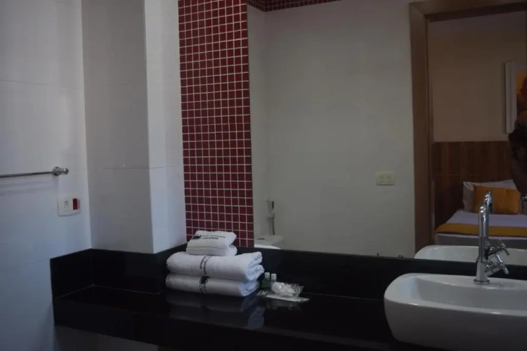 Standard Triple room