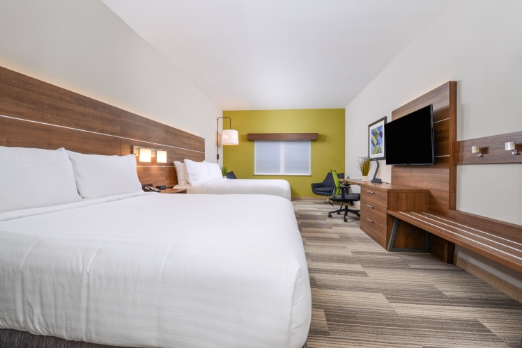 Holiday Inn Express & Suites St. Petersburg - Madeira Beach photo 8