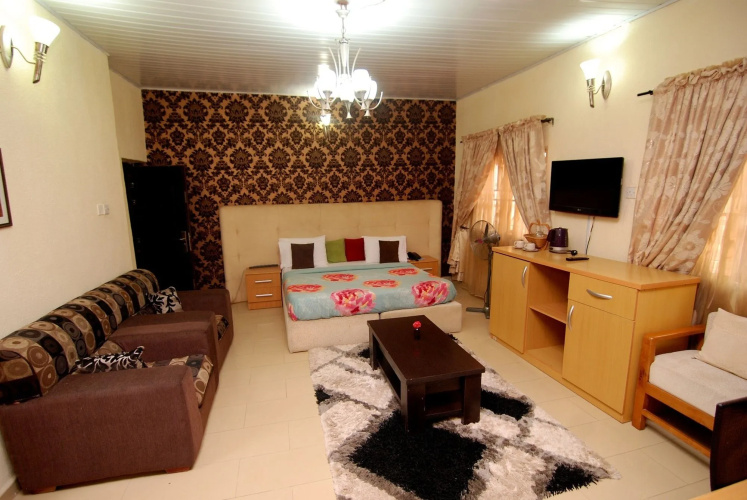 Ajoy Hotel And Suite