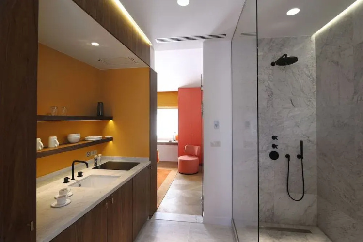 Raphael Suites