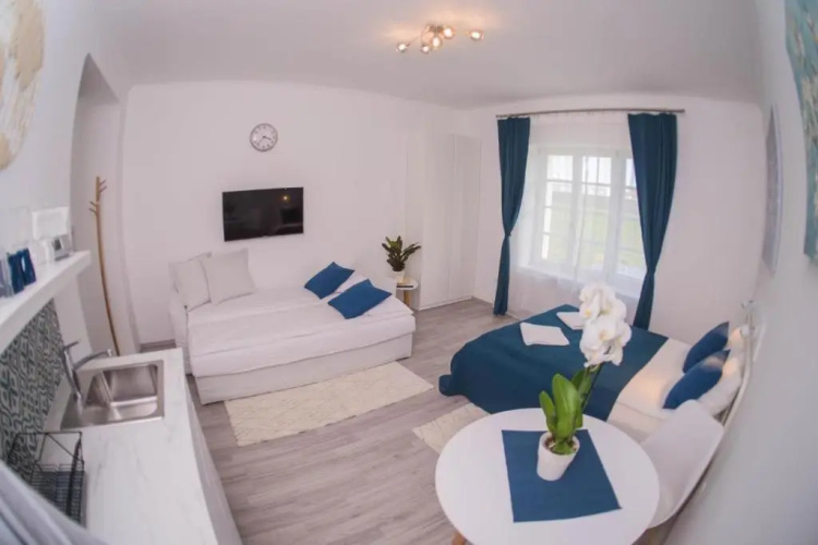 Raba Apartman House