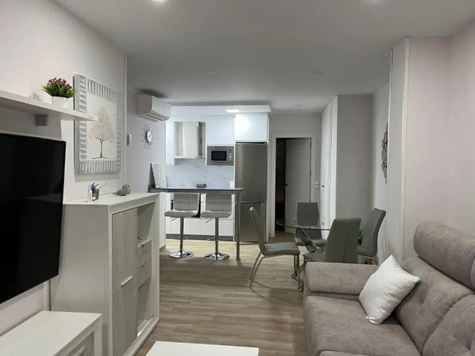 2 Bedrooms Apartment