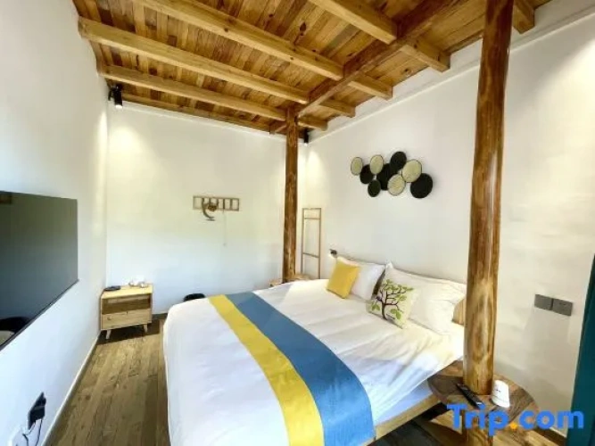 6 Bedrooms Suite