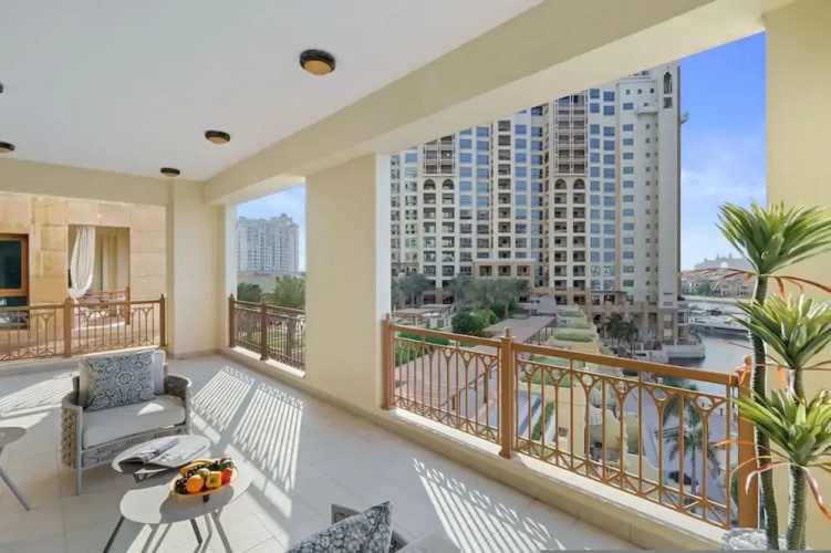 Waterfront 3BR Apt Direct Access to Nakheel Mall