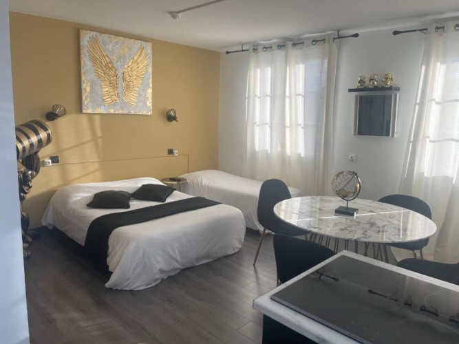 Deluxe Suite