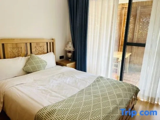 2 Bedrooms Suite with garden view