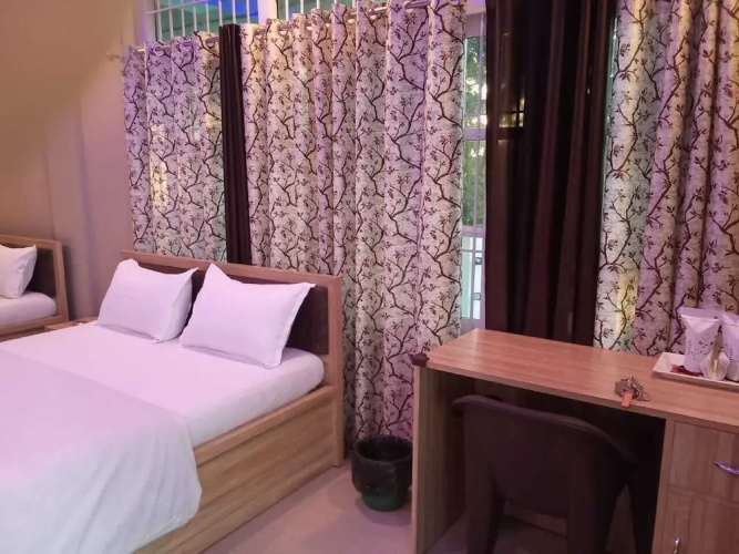 3 Star Lodge