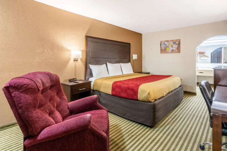 Econo Lodge Winfield