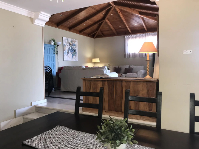 8381 - Large beach side villa in Marbella