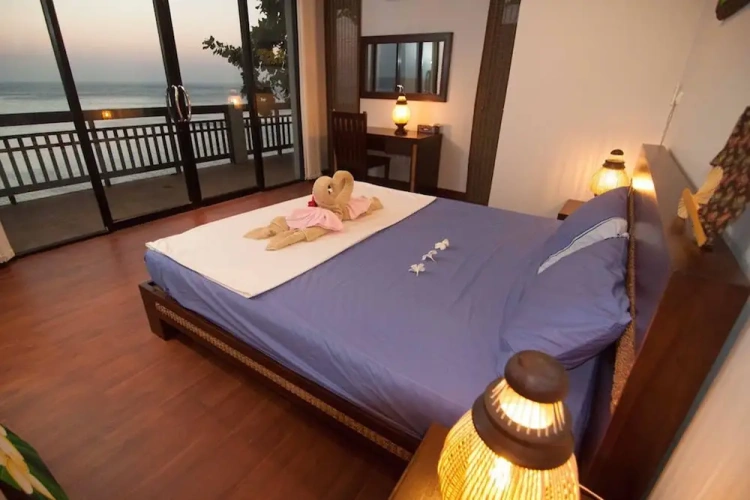 2 Bedrooms Villa