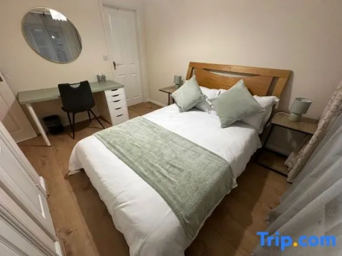 4 Bedrooms Double Cottage