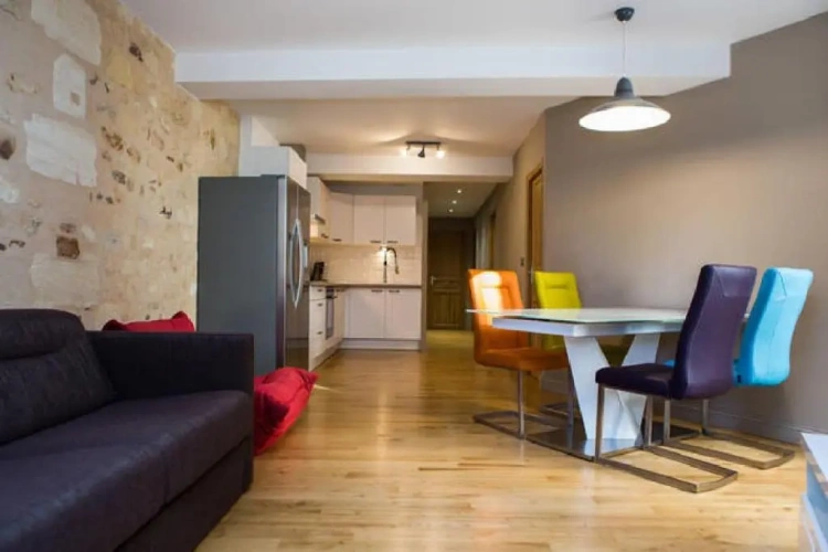 2 Bedrooms Apartment