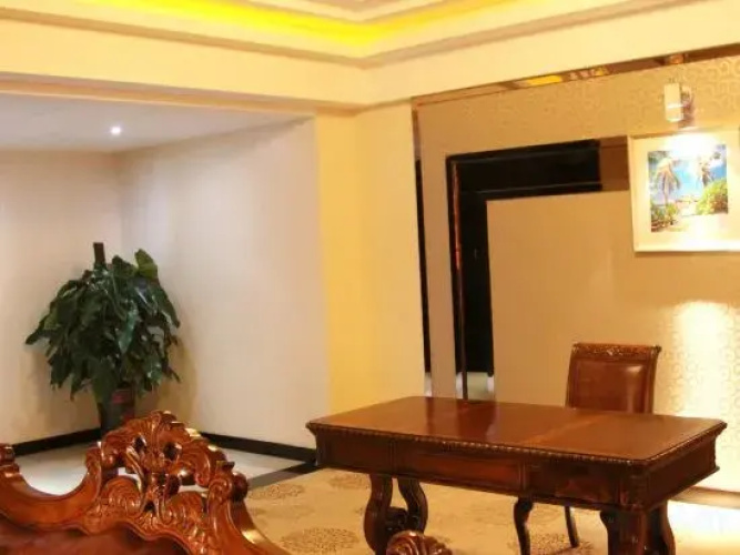 Lanyi Holiday Hotel