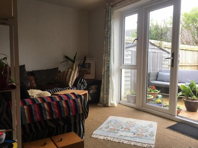 Colourful 2-bed home by the River, Totnes