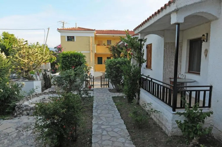 Stathoula House