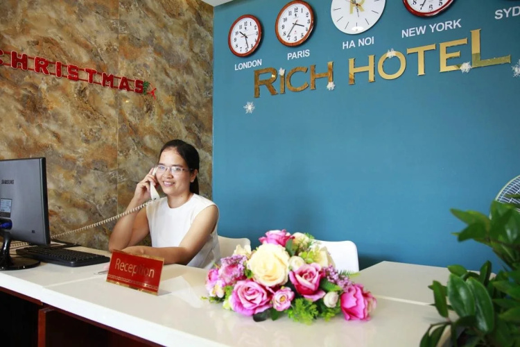Rich Hotel